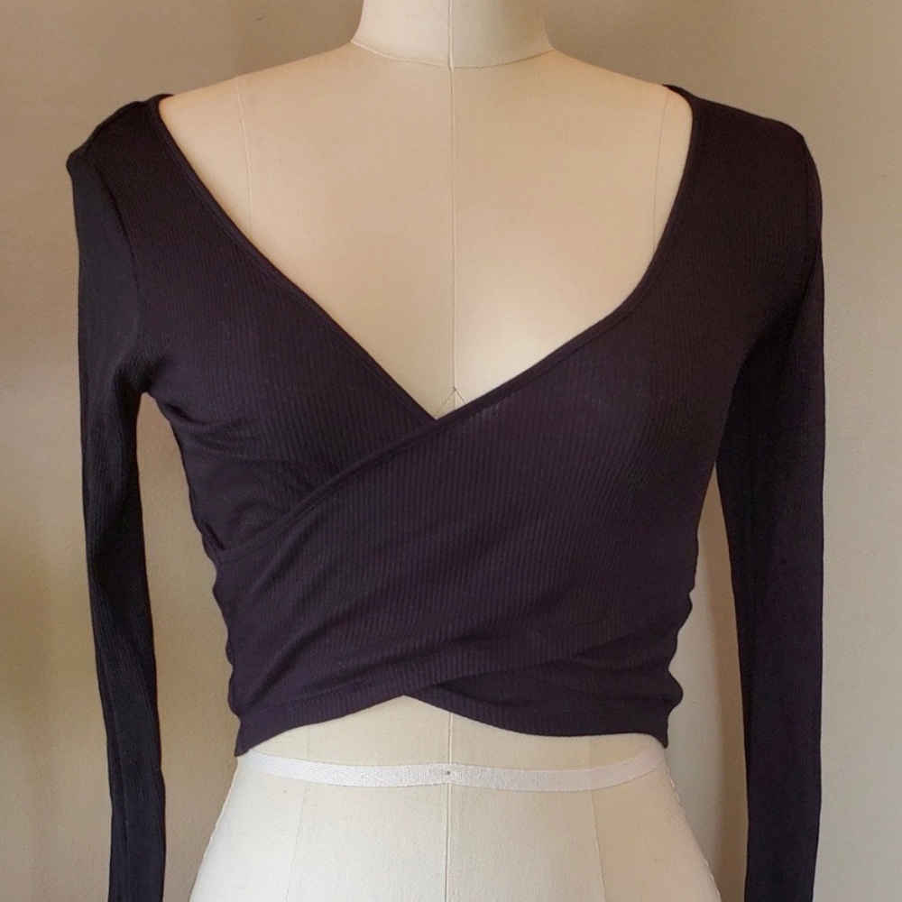 Aritzia Ariane Longsleeve The Group by Babaton